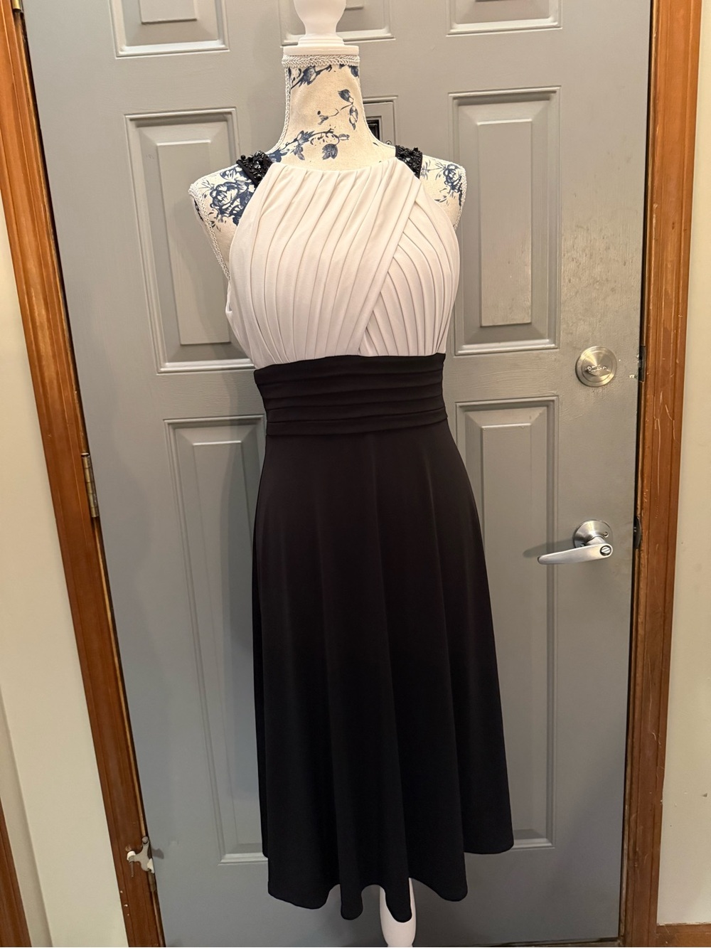 Jessica Howard Black and White Pleated Halter Midi Dress